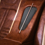 Saloon Whiskey leather centre console with a mesh vent in a 1939 Chevrolet Sedan